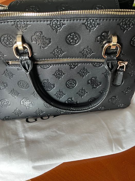 Torebka damska do ręki/ kuferek