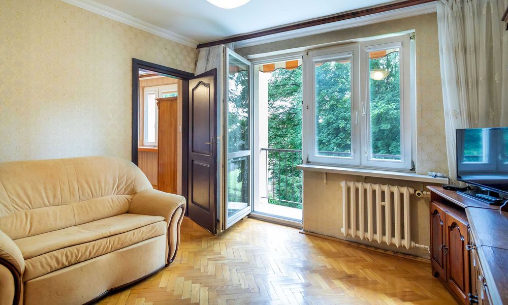 Bochnia Centrum 2 pokojowe z jasną kuchnią 1 piętro, balkon