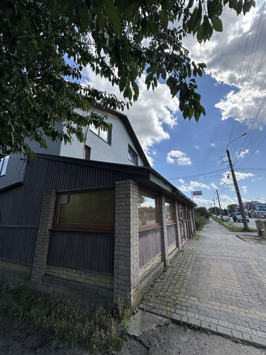 Продаж житлового будинка з комер. приміщенням (сауна ,басейн, більярд)