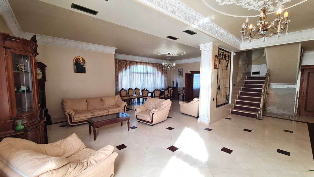 Будинок у Львові р-н вул. Стрийської Преміум Класу для Представництва