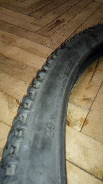 Шини 29", 700x35
