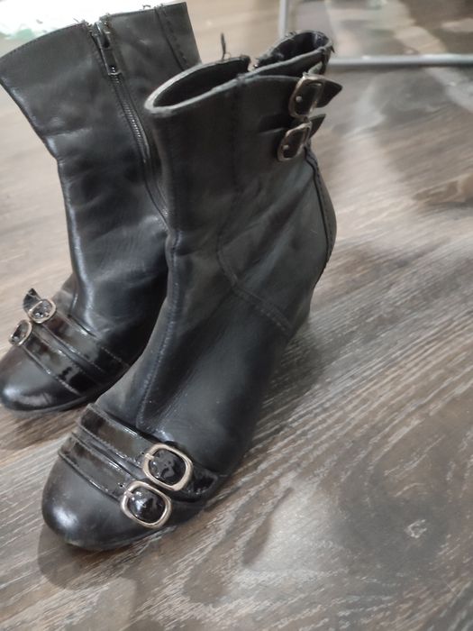 Віддам жіночі речі та взуття розмір в основному 46/48