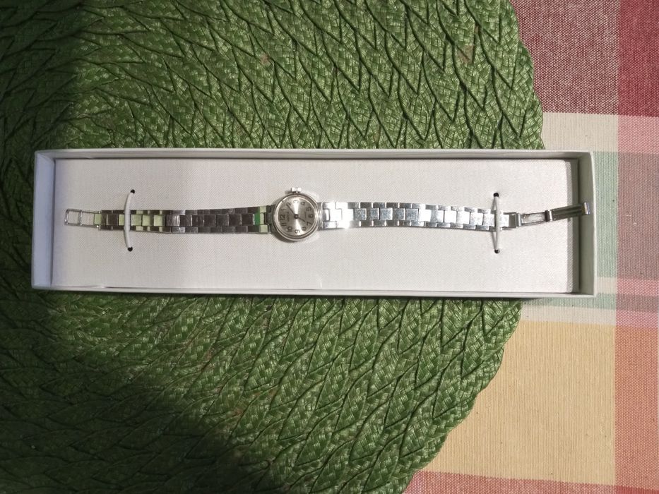 Zegarek damski nowy .