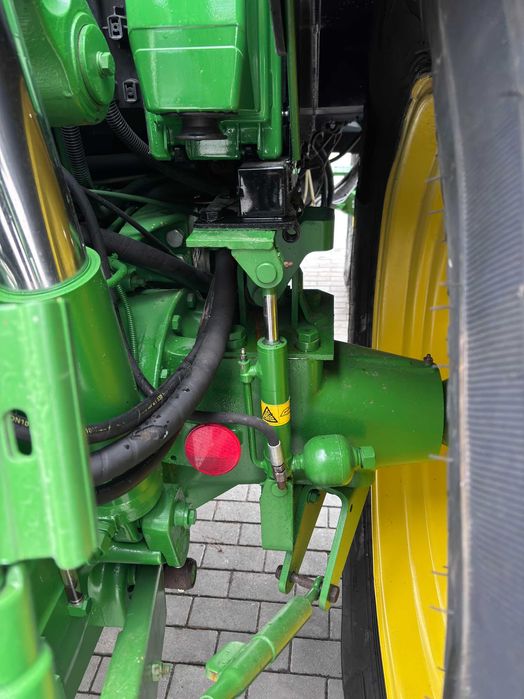 John Deere 6820 з фронтальним навантажувачемTrima