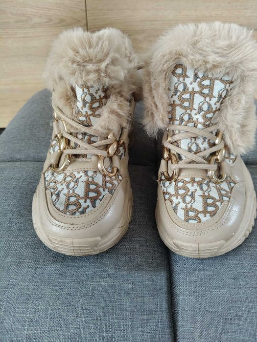 Sneakersy na Tłoczonej Podeszwie Ocieplone Futerkiem