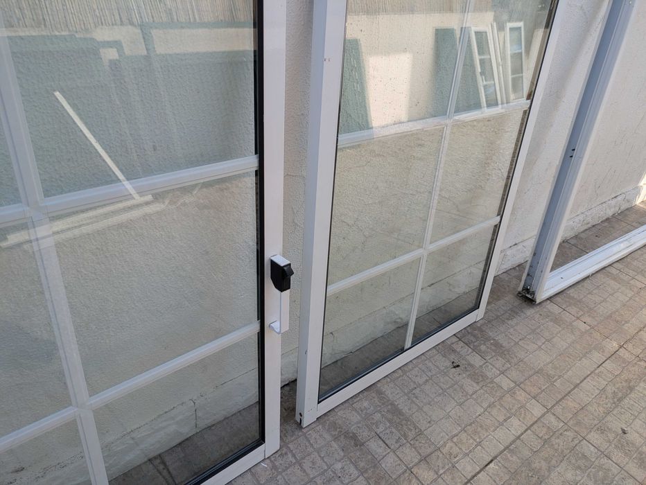 Janela em alumínio com aro