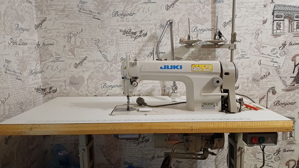 JUKI DDL-8300N + стіл