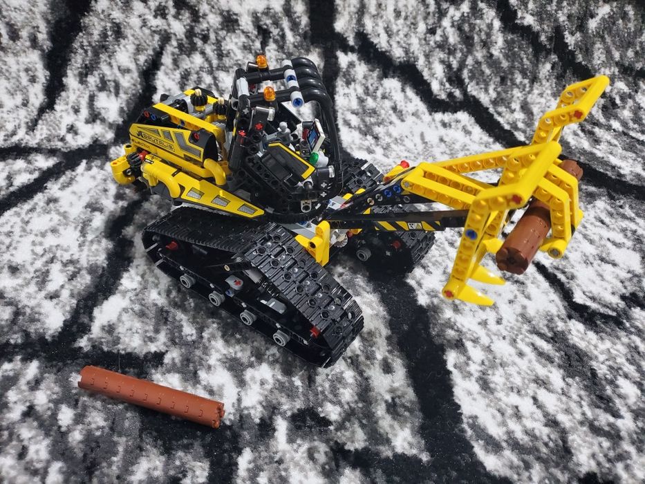 Lego Technic 42094 Koparka Gąsienicowa do Drewna