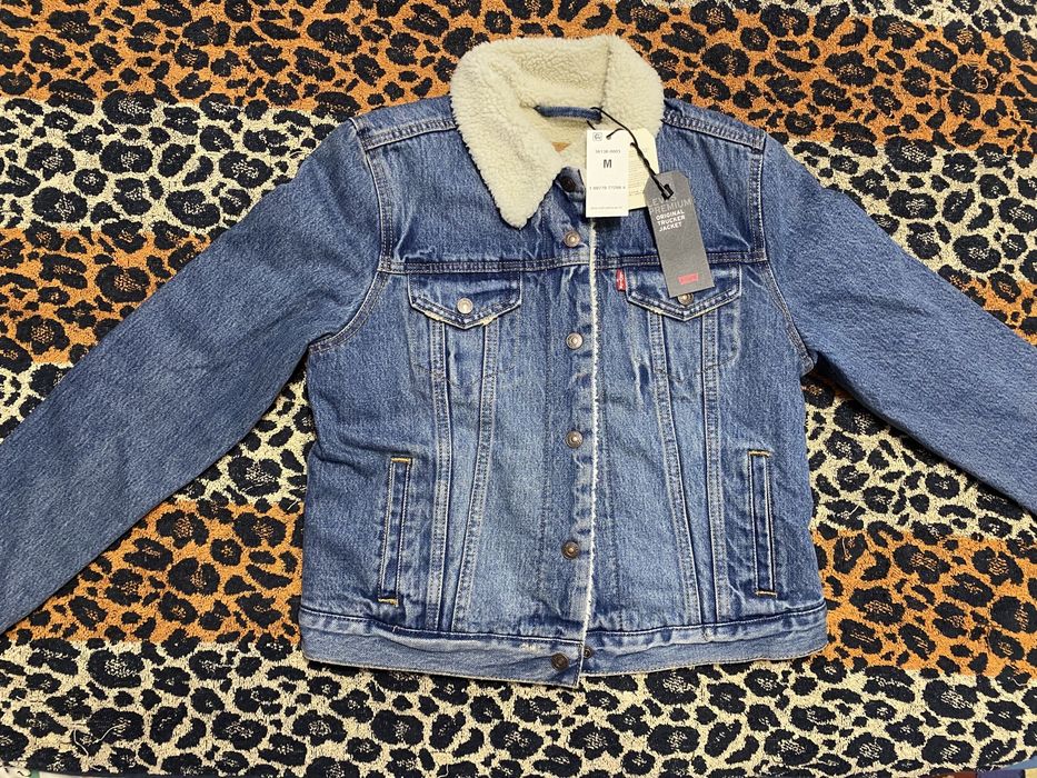 Куртка Levi’s нова!