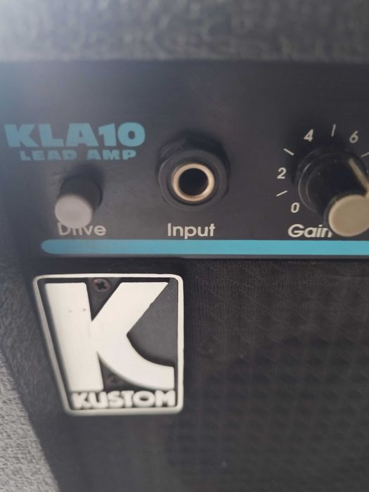 Guitarra Cort X1 com amplificador de 10 watts