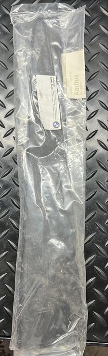 BMW e30 plástico vertical Pilar B 51411906474