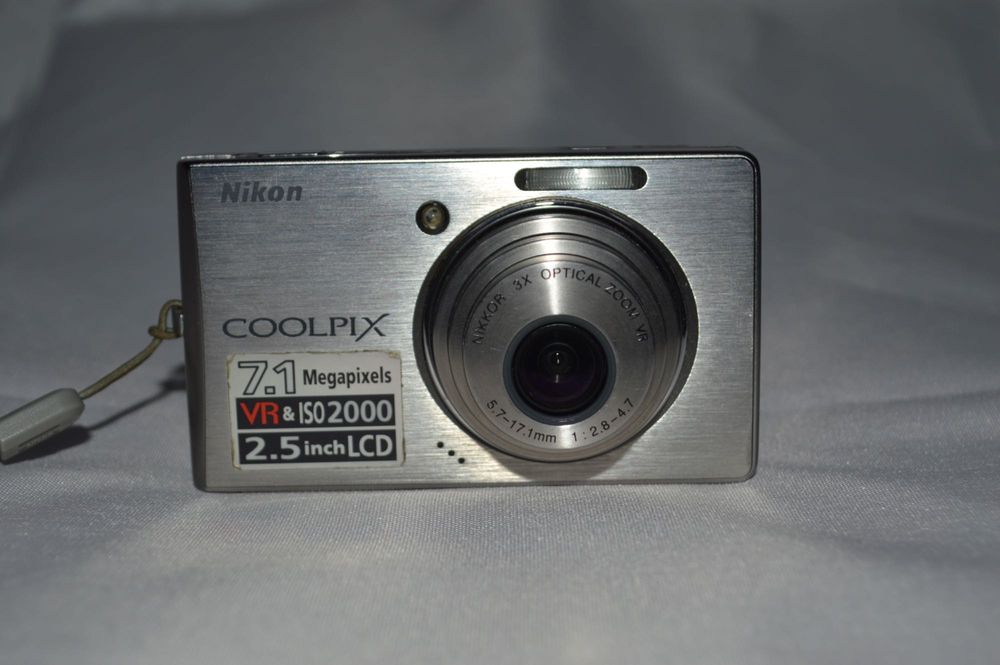 Nikon Coolpix S500 7.1MP 3x Zoom Full HD стильний металевий корпус/ 3x оптичний зум