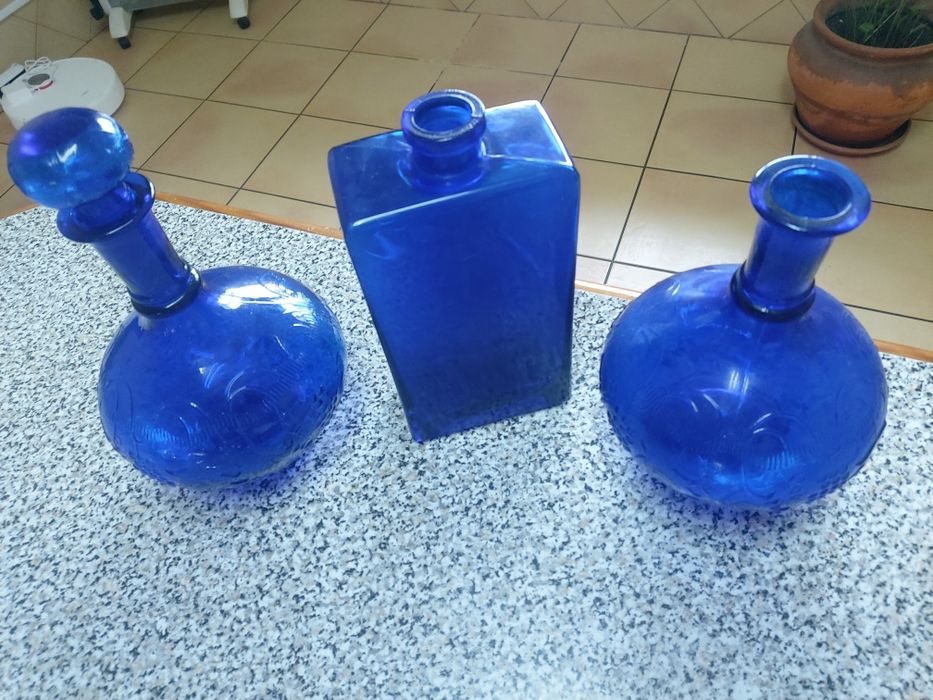 Quadros e loiças cor azul
