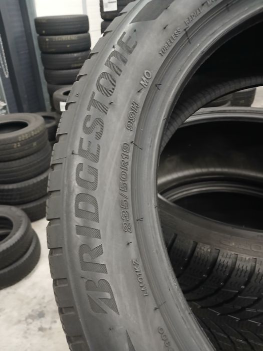 Зимові Шини БВ  235/50 R19  BRIDGESTONE  Blizzak LM-001  Склад