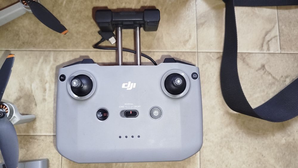 DJI Mini 2 SE все що на фото.