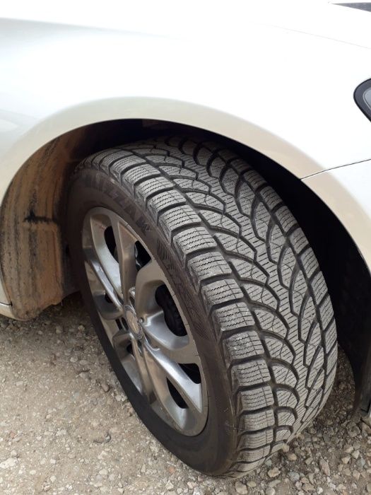 Pneus Bridgestone BLIZZAK LM-32 225/50R17 (preço unidade)