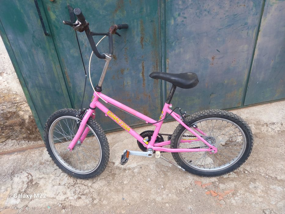 Bicicleta de menina com roda 20