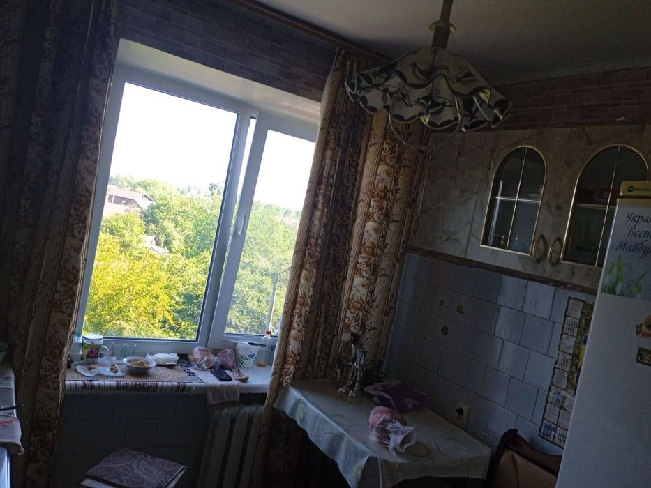 Продам квартиру в гарному спальному районі,всі деталі за телефоном або у Ватсап