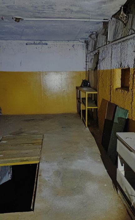 Продам гараж возле педучилища кооп. Січ