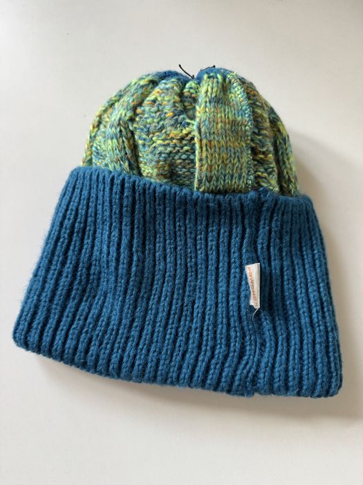 Зимова дуже тепла шапка