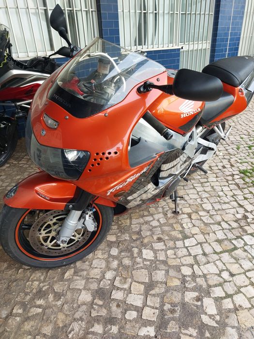 Honda  CBR 900 RR