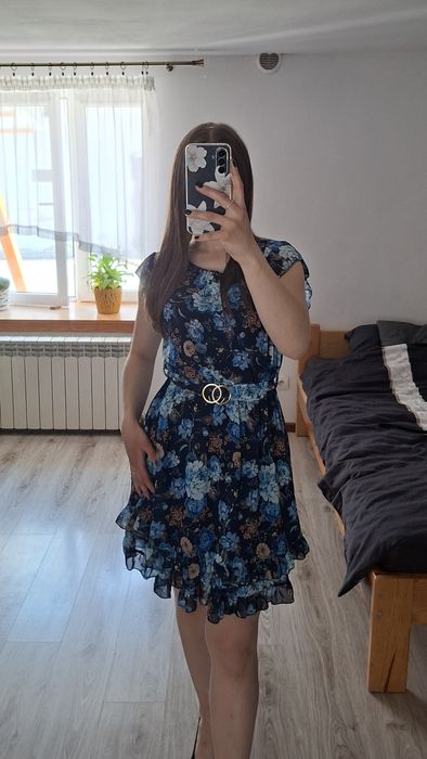 Elegancka sukienka w kwiaty