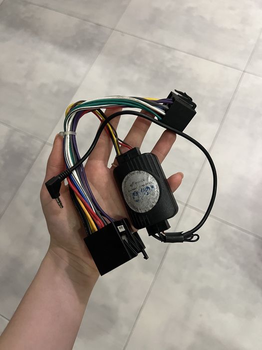 Автомобільний перехідник для магнітоли