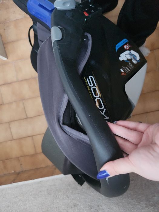 Carrinho e cadeira de bebé