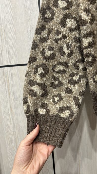 Теплий светр жіночий