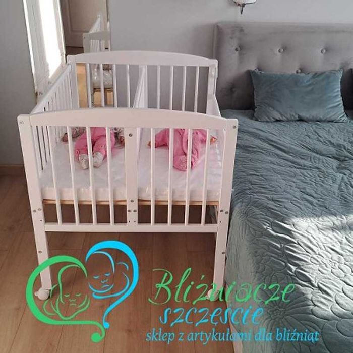 Łóżeczko dostawne dla bliźniąt na kółkach NOWE