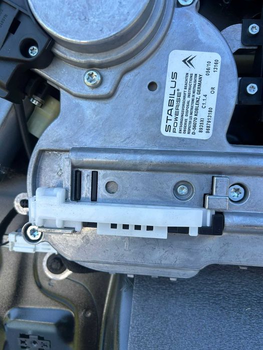 Mechanizm silniczek otwierania klapy elektrycznej Citroen C5 III X7