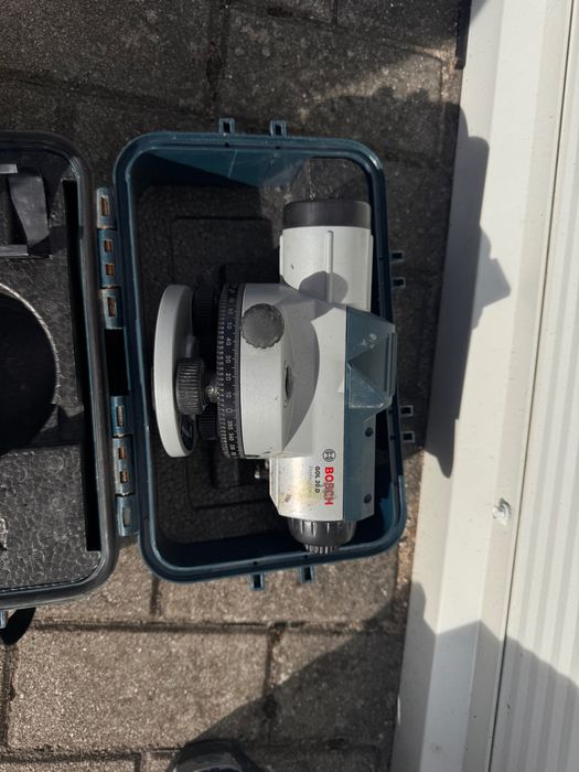 niwelator Bosch GOL 20 D zestaw