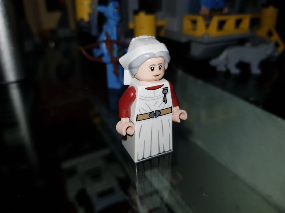 Lego minifigurka pomfrey madam hp325 figurka Harry Potter 76398