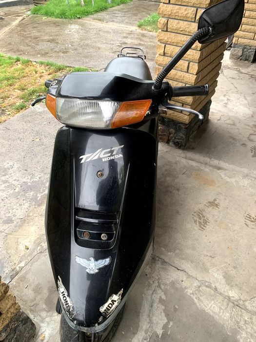 скутер Honda Tact