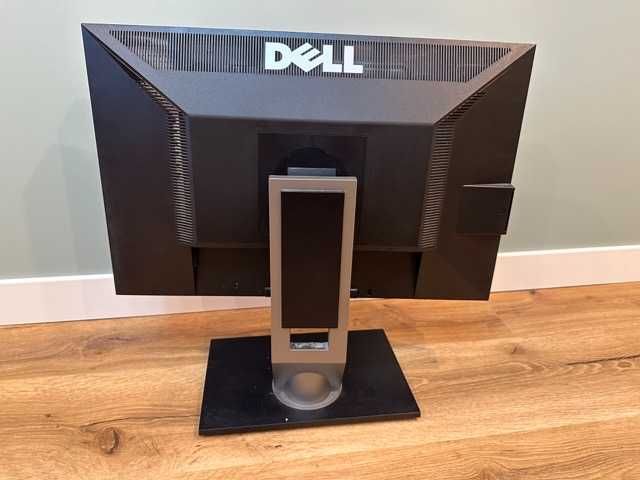 Продам монітор DELL 2209WAf