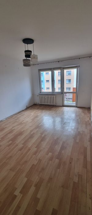 ZAMIANA Czeladź Ul krakowska (piaski) 49m 2 pokoje bardzo wysoki parter  niski czynsz