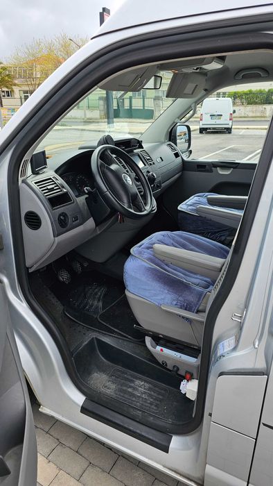 VW T5 Compacta, prática e funcional para duas pessoas