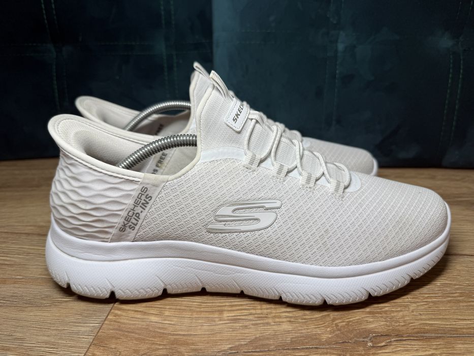 кросівки Skechers Hands Free Slip-ins