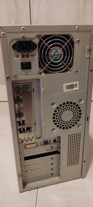 Torre Quad Q6600 + monitor