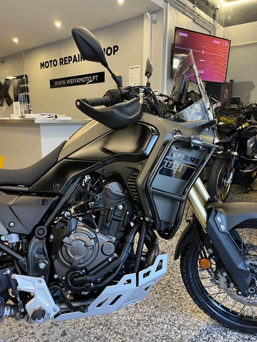 Yamaha T7 Teneré de 2024 com 10000 Kms, como nova e Top Case