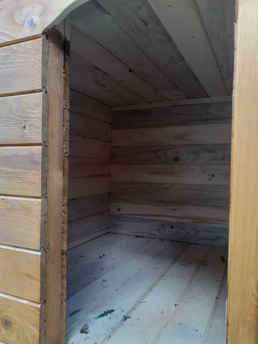 Dwie duże budy dla psa