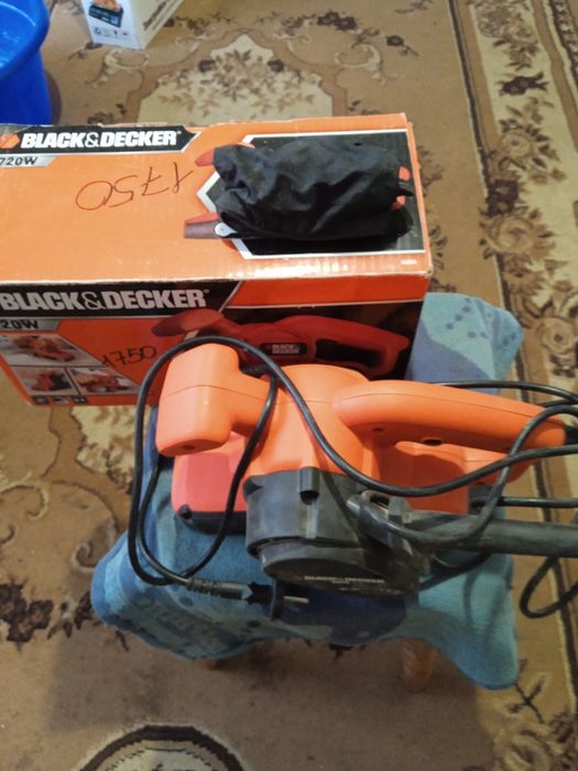 Продам шлифовальную машинку по дереву