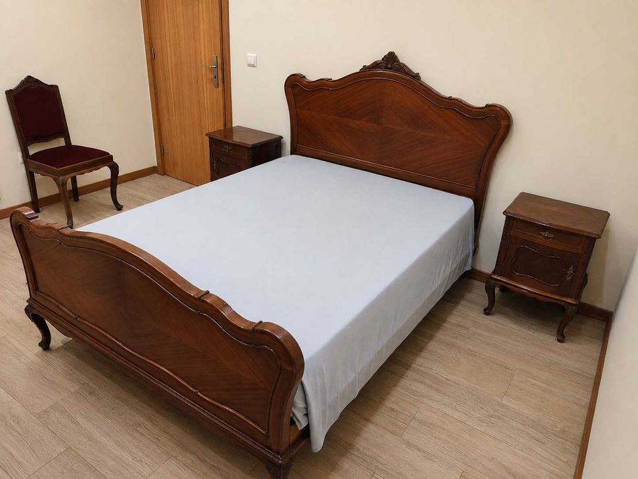 Mobília de Quarto Completo -  Antigo Clássico