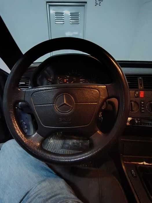 Mercedes Benz C180