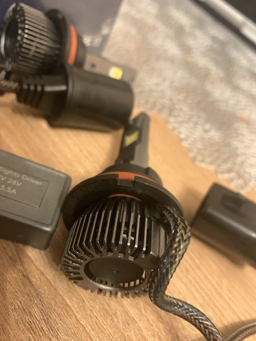 Żarówki LED HB5 dla auta z USA. Ciepła barwa 4300K