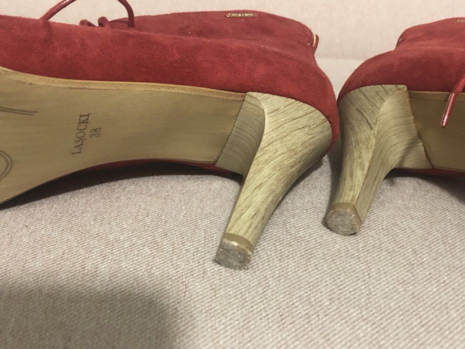 czerwone buty wiązane szpilka na welentynki 38 skórzane zamszowe