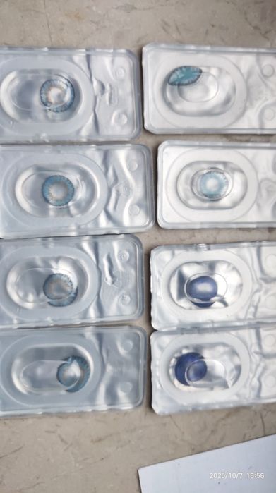 Продам цветные контактные  линзы.