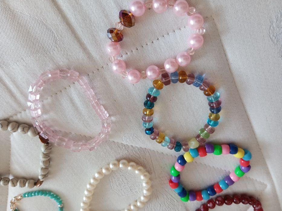 Acessórios: lote de 20 pulseiras diversas
