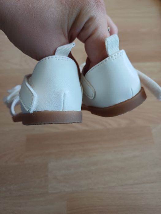 Sprzedam sandały hm 23