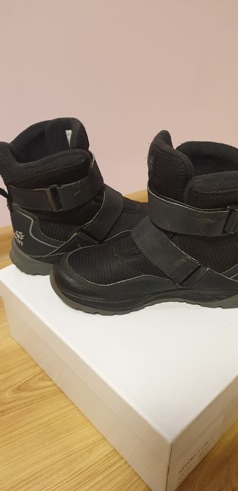 Продам  зимові чоботи на хлопчика (оригінал)